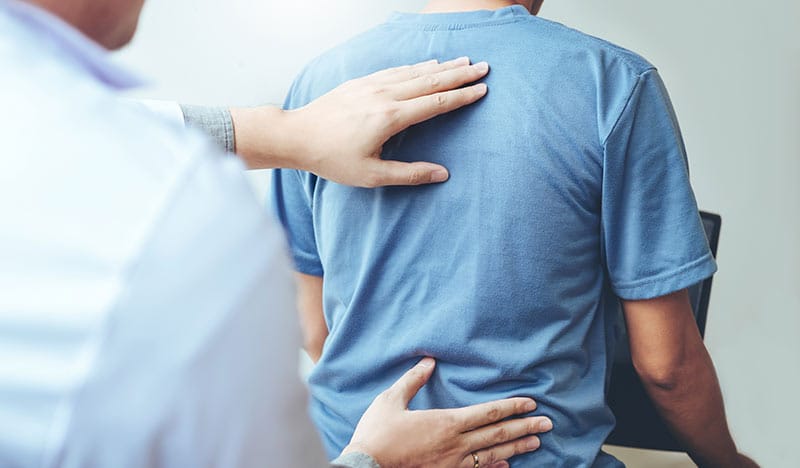 ¿Quiropráctico para el dolor de espalda?