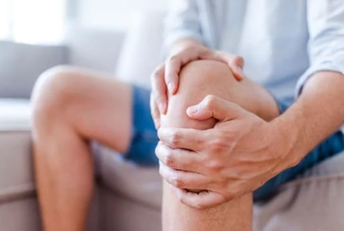 Tratamiento Graston para el dolor de rodilla. El dolor de rodilla es un problema común que puede ser causado por una variedad de factores, que incluyen lesiones, uso excesivo y artritis.